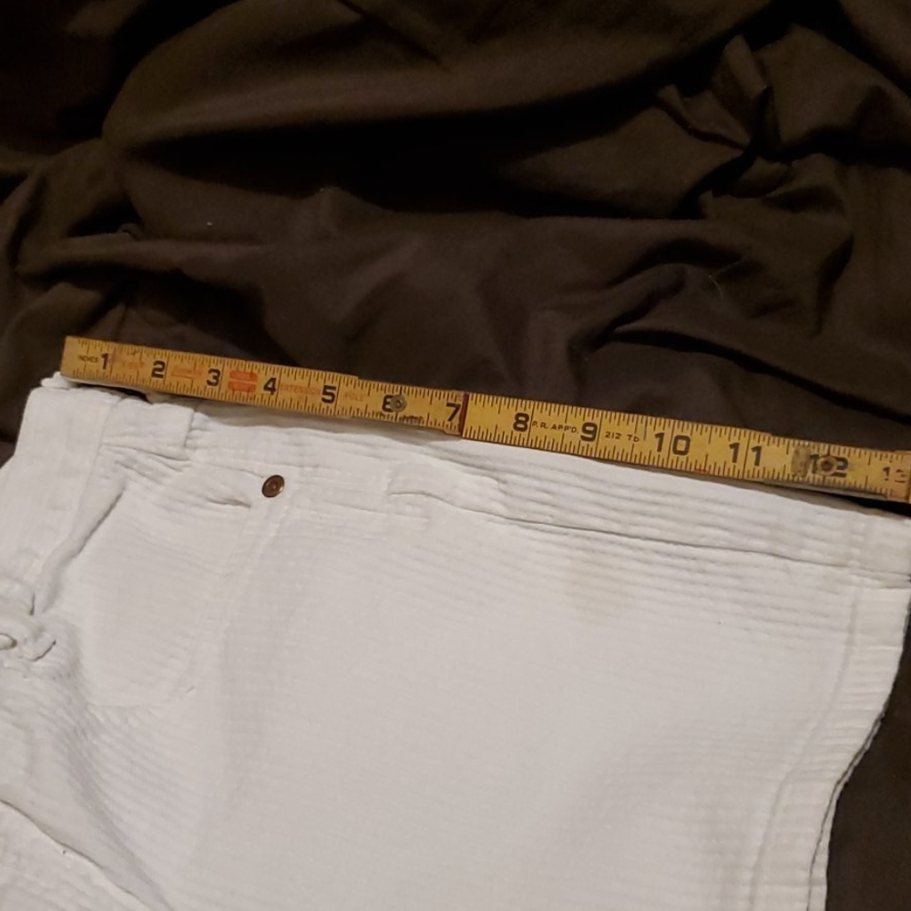 Shorts - Picture 8 of 8